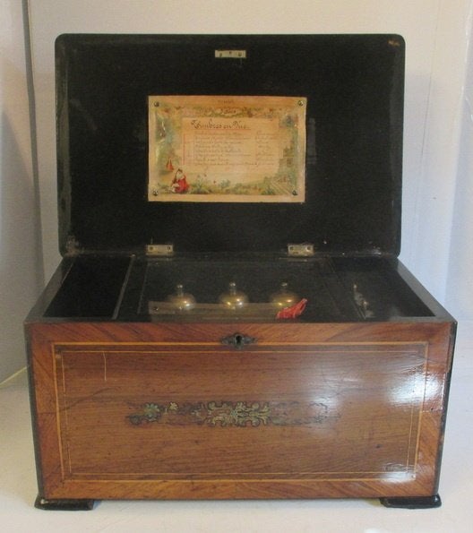 ancien boîte à musique Swiss Timbres  trois cloches 8 aires, Antiquités & Art, Enlèvement