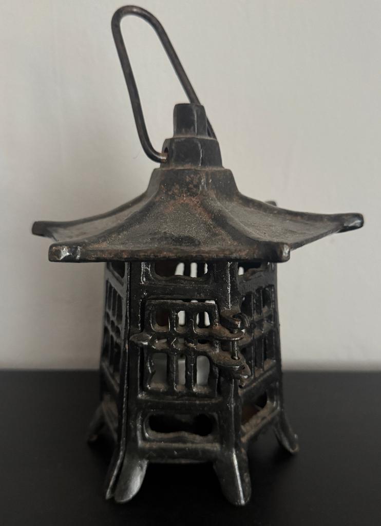 Ancienne Lanterne Pagode Japonaise en Fer Forgé 1930, Antiquités & Art, Enlèvement ou Envoi