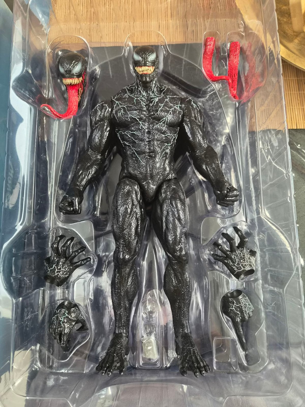 Hot Toys MMS590 Venom 1/6 Venom (2018) Version Standard 2021, Enlèvement ou Envoi, Comme neuf