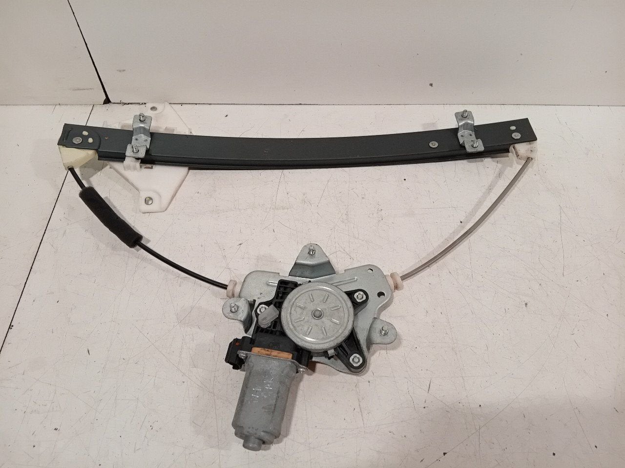 Raammechaniek elektrisch rechts achter Opel Antara, Onderdelen@venauto.nl, Van der Ven Autorecycling B.V., Ettenseweg 76, 4706 PB Roosendaal, The Netherlands