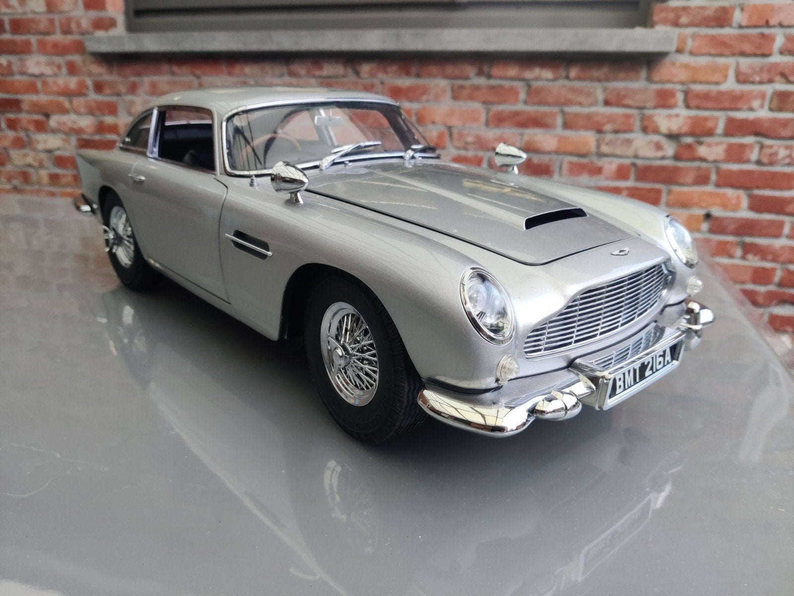 Aston Martin DB5 1/8 Eaglemoss, Ophalen, Zo goed als nieuw, Auto