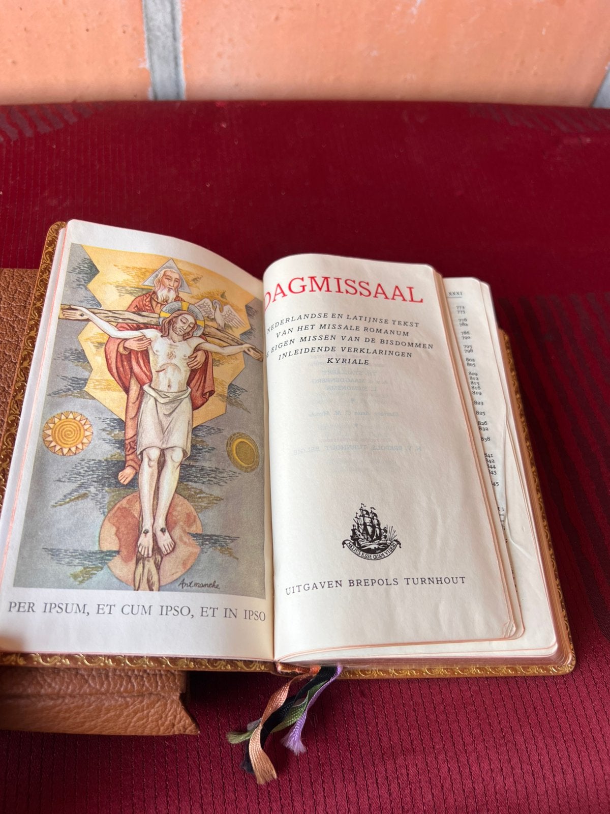 Dagmissaal, Ophalen of Verzenden, Zo goed als nieuw