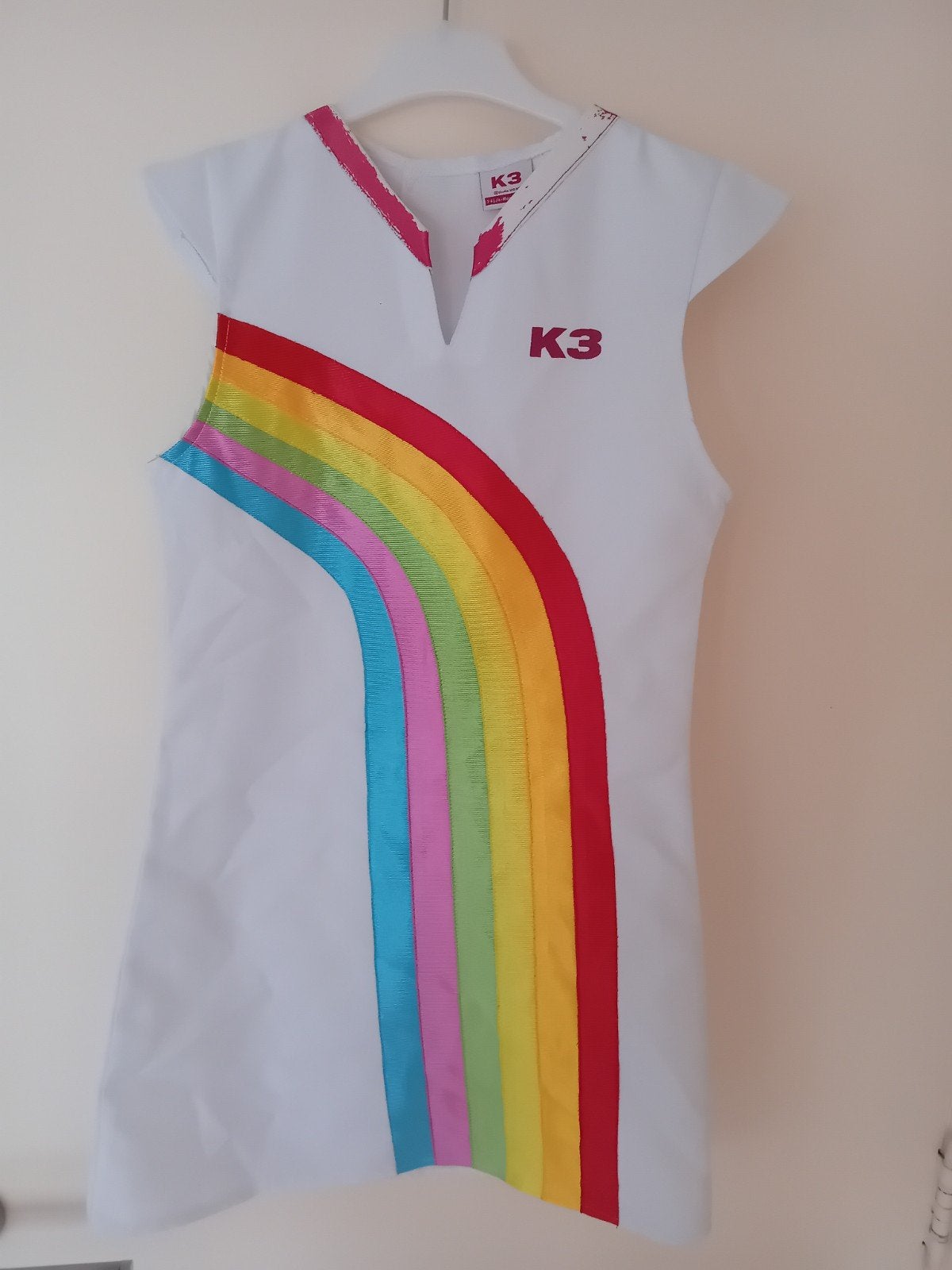 Regenboogjurk K3, Kinderen en Baby's, Carnavalskleding en Verkleedspullen, Ophalen of Verzenden, Gebruikt, 110 t/m 116, Meisje