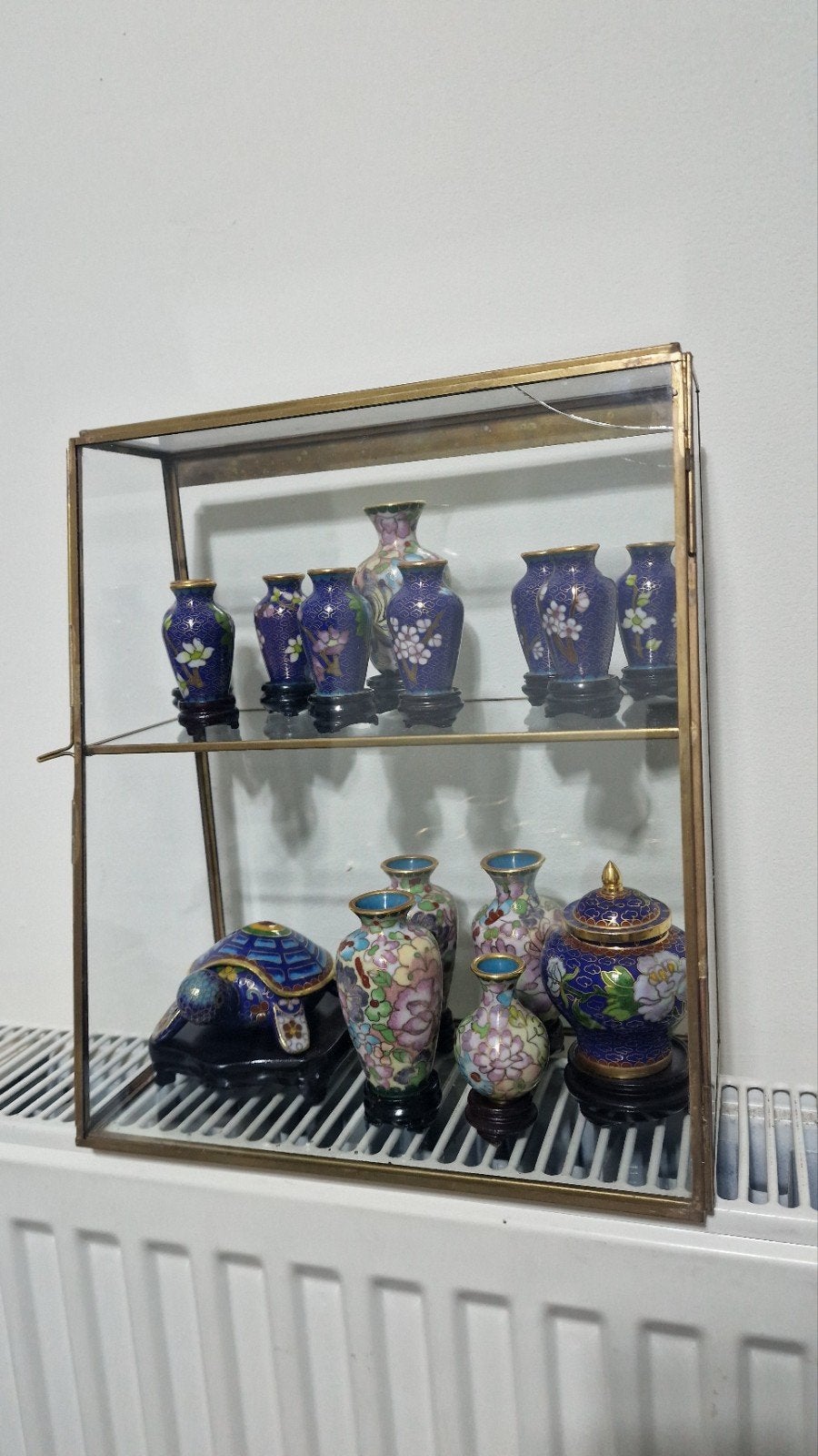 cloisonne chinees miniaturen vasen, Enlèvement
