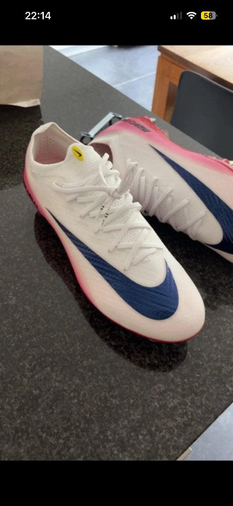 Nike mercurial vapor 16 maat 46 ijzere noppen, Schoenen, Nieuw, Maat M, Ophalen of Verzenden