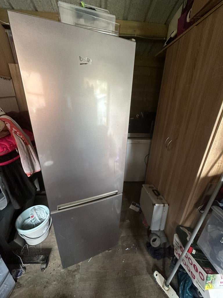 Beko Frigo diepvries werkt niet, Electroménager, Enlèvement, Ne fonctionne pas, Avec congélateur séparé, 160 cm ou plus