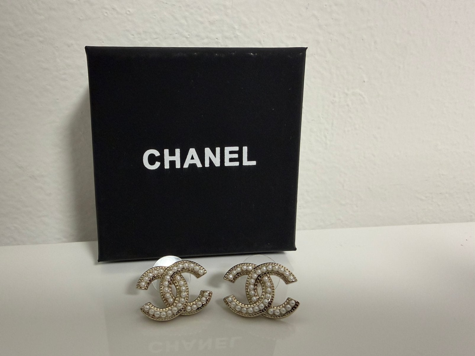 Chanel - Boucles d’oreilles de représentation Vip - Neuf, Enlèvement ou Envoi, Neuf, Autres matériaux