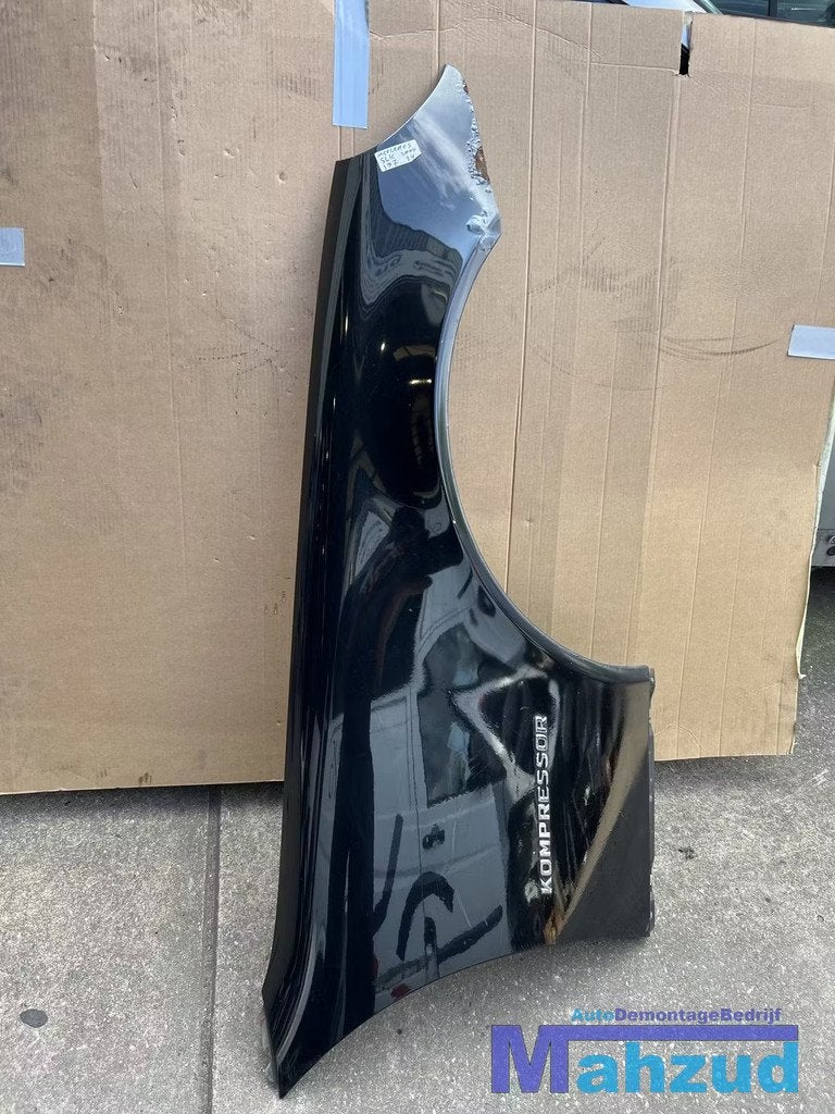 MERCEDES SLK R170 Zwart 197 Rechts voor scherm 1996-2004, Mercedes-Benz AG, Mercedes-Benz, Utilisé, Mercedesstrasse 120
70372  Stuttgart, DE