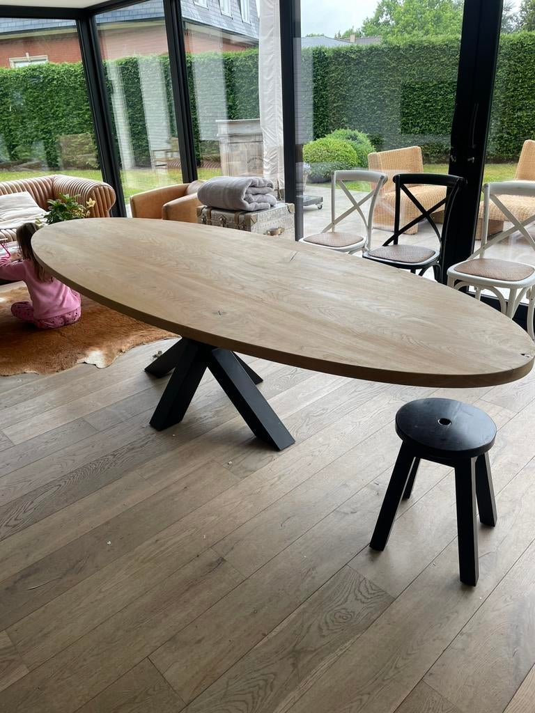 Belle table sur pied en chêne, Maison & Meubles, Tables | Tables à manger, Enlèvement, Comme neuf