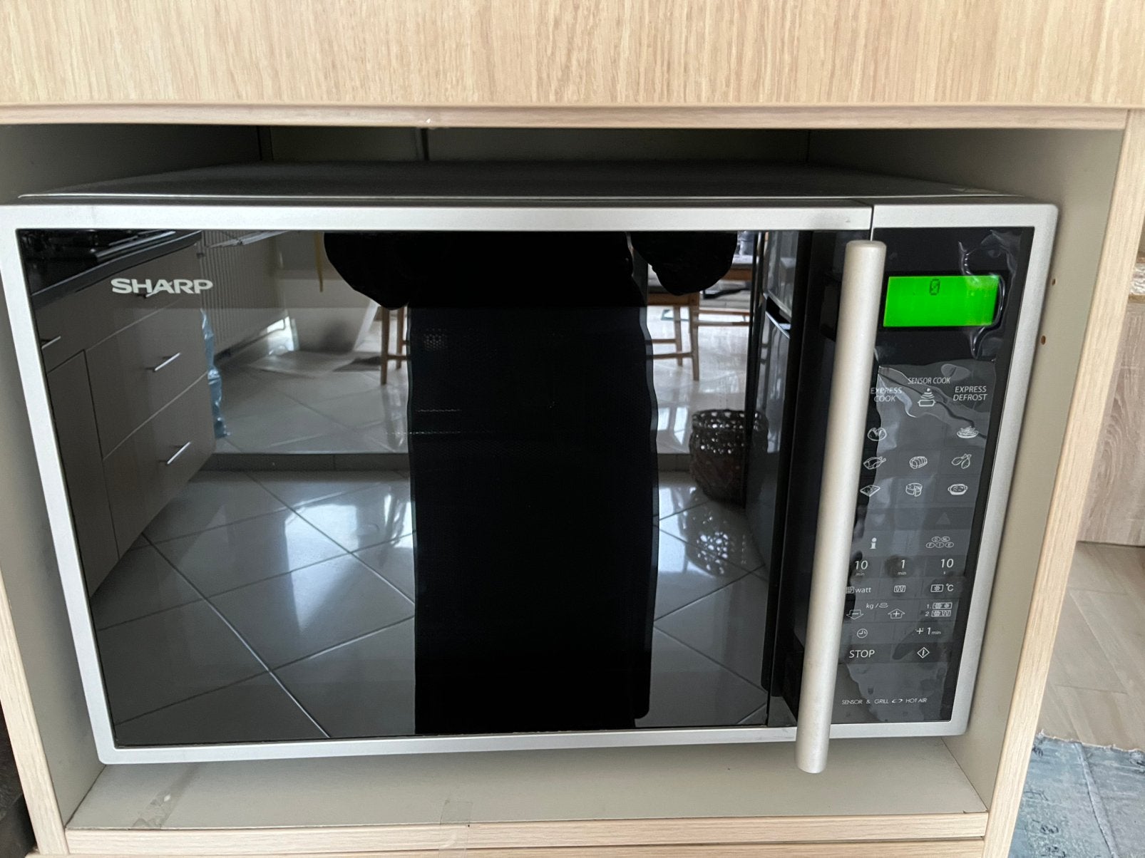 Sharp magnetron-convectieoven met grillfunctie., Elektronische apparatuur, Microgolfovens, Ophalen of Verzenden, Zo goed als nieuw