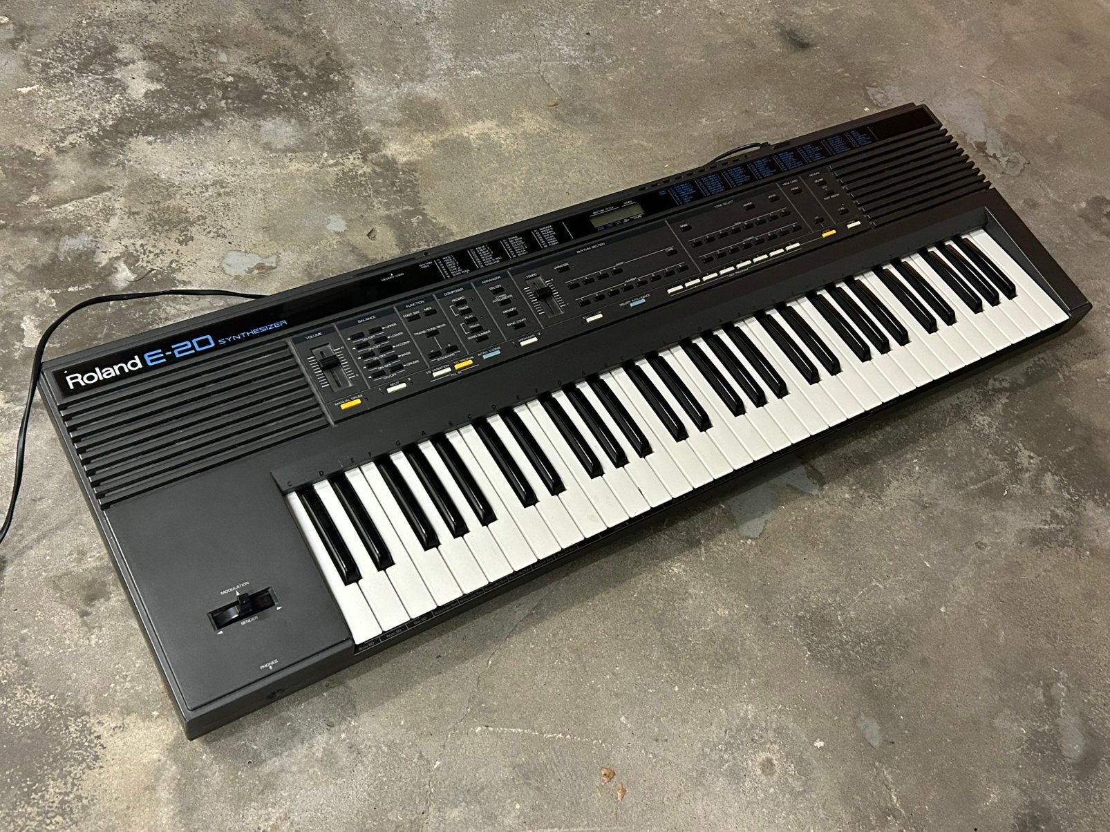 Roland E20 Synth (lezen!), Muziek en Instrumenten, Keyboards, Ophalen, Roland, Midi-aansluiting, 61 toetsen
