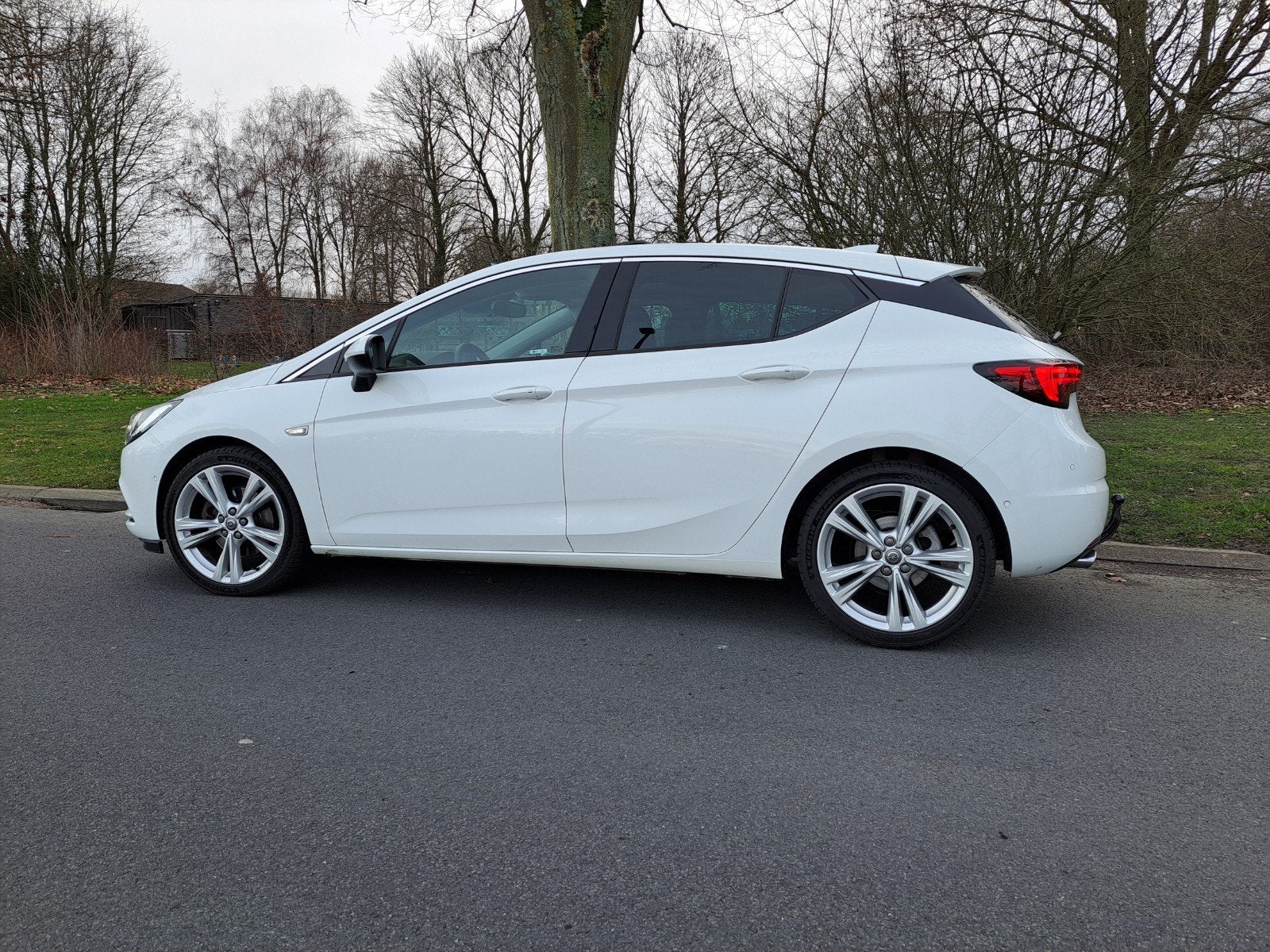 Opel Astra Sport 1.6 Benzine ( 200 pk ) Van 12/2017. Euro 6B, Voorwielaandrijving, Dealer onderhouden, 4 cilinders, 1600 cc