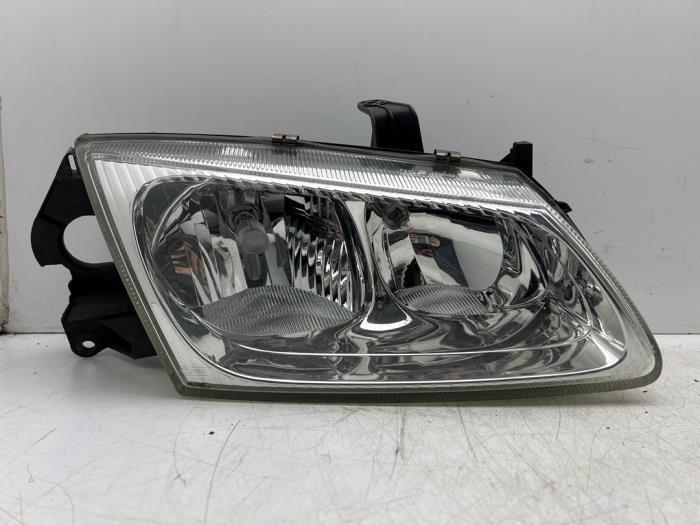 Koplamp rechts van een Nissan Almera, Auto-onderdelen, Verlichting, Nissan, Gebruikt, 3 maanden garantie, Ophalen of Verzenden