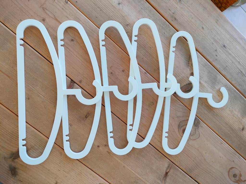 8 kledinghangers, wit plastiek, Enlèvement ou Envoi, Comme neuf, Plastique, Enfants et Adultes