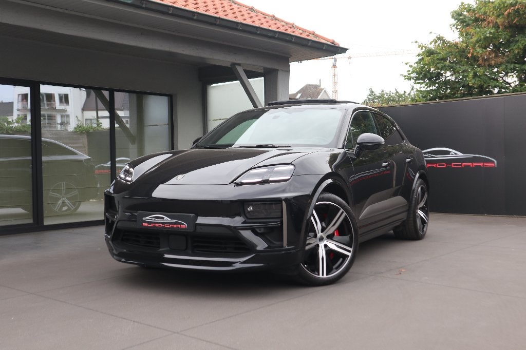 Macan e Turbo/Headup/Pano/Luchtv/Matrix/Bose/Leder/Chrono, Auto's, Porsche, Automaat, Dealer onderhouden, 470 kW, Zwart
