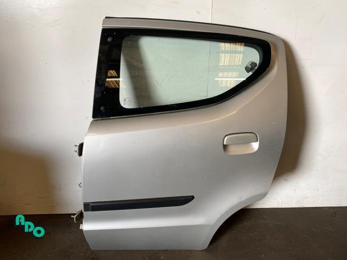 Portière 4portes arrière gauche d'un Nissan Pixo (Pixo 09-, Autos : Pièces & Accessoires, -, 3 mois de garantie, Utilisé, Porte