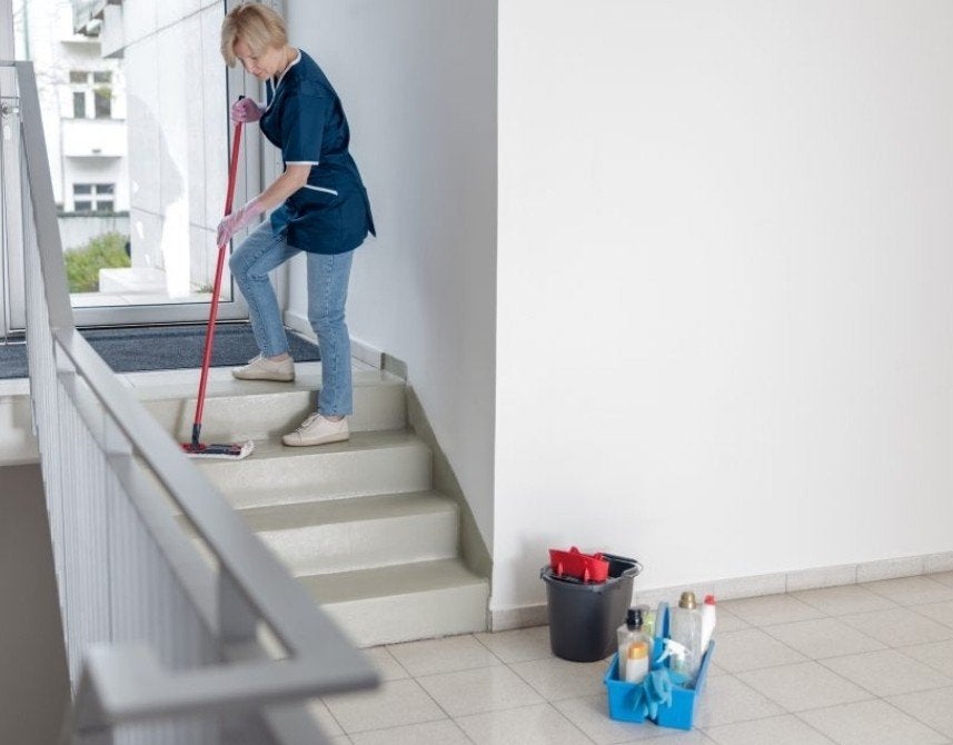 Koken en huishoudelijke schoonmaak en boodschappen doen., Jusqu'à 24 heures