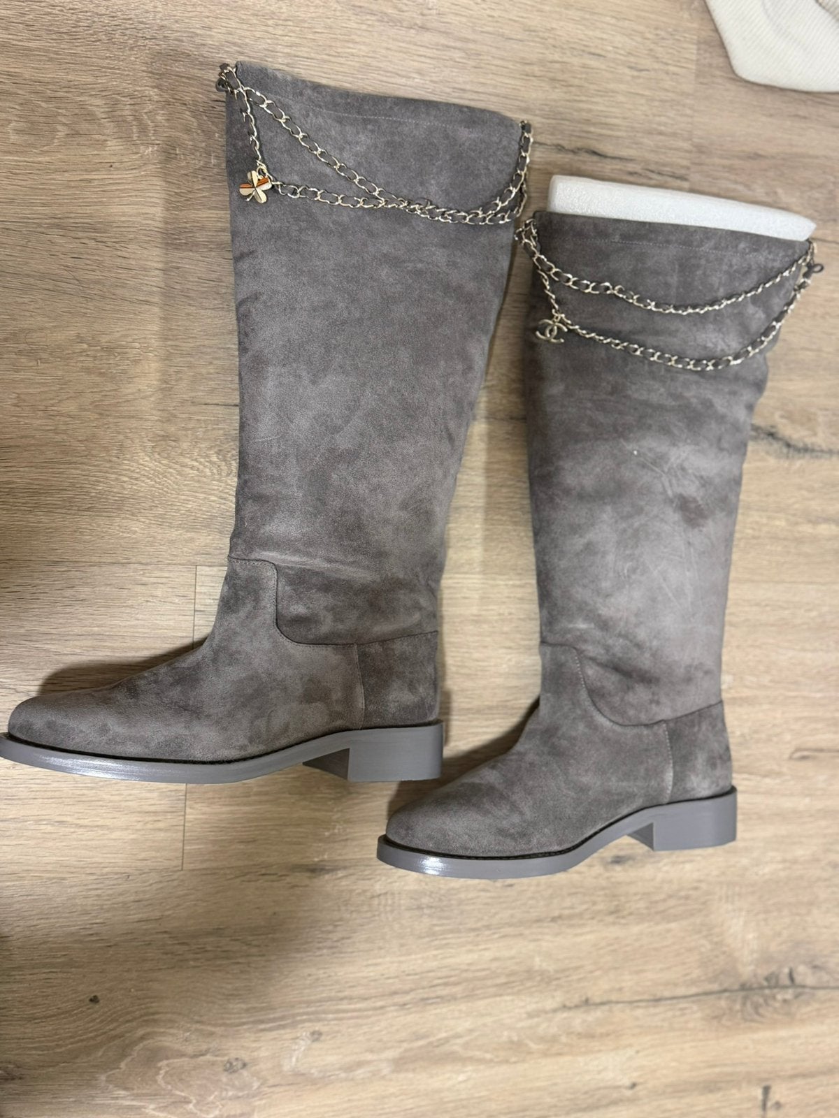 Chanel laarzen schoenen van suède, Enlèvement ou Envoi, Comme neuf, Sneakers et Baskets