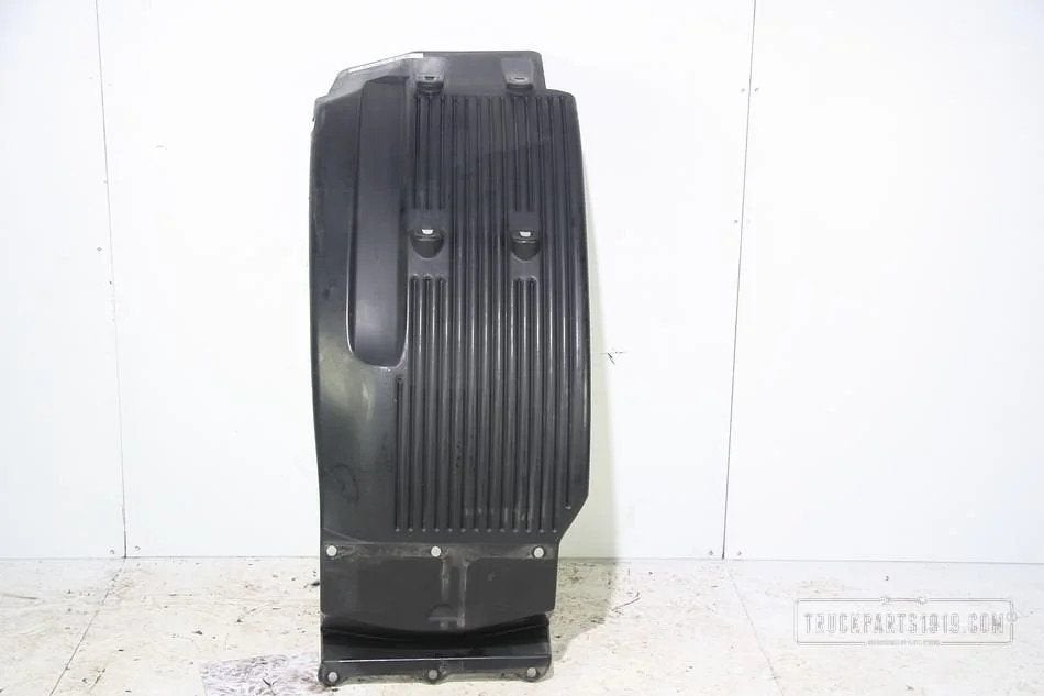 Volvo Body & Chassis Parts Volvo Spatscherm Li. Voor Used, Ophalen, Gebruikt, Volvo, Carrosserie en Plaatwerk