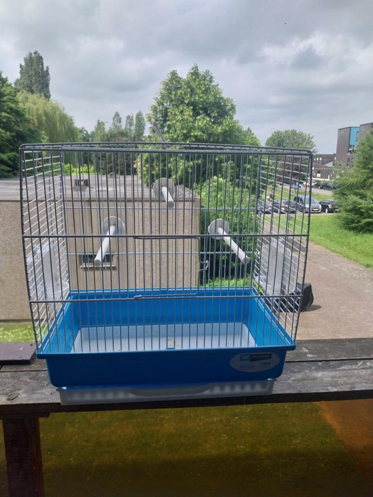 Mooie kooi en heel proper (nieuwe kooi), Dieren en Toebehoren, Vogels | Hokken en Kooien, Ophalen
