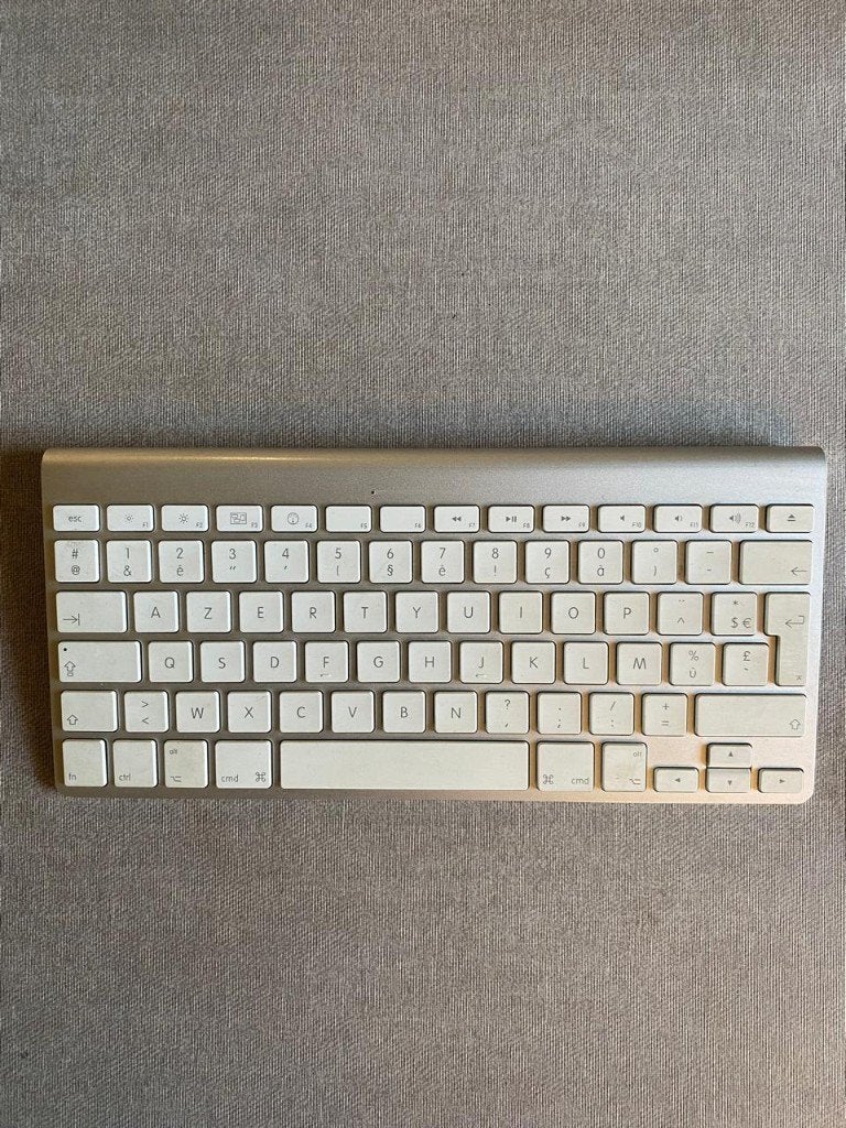 Apple Wireless Keyboard (battery-powered, AZERTY), Computers en Software, Ophalen of Verzenden, Azerty, Zo goed als nieuw, Apple