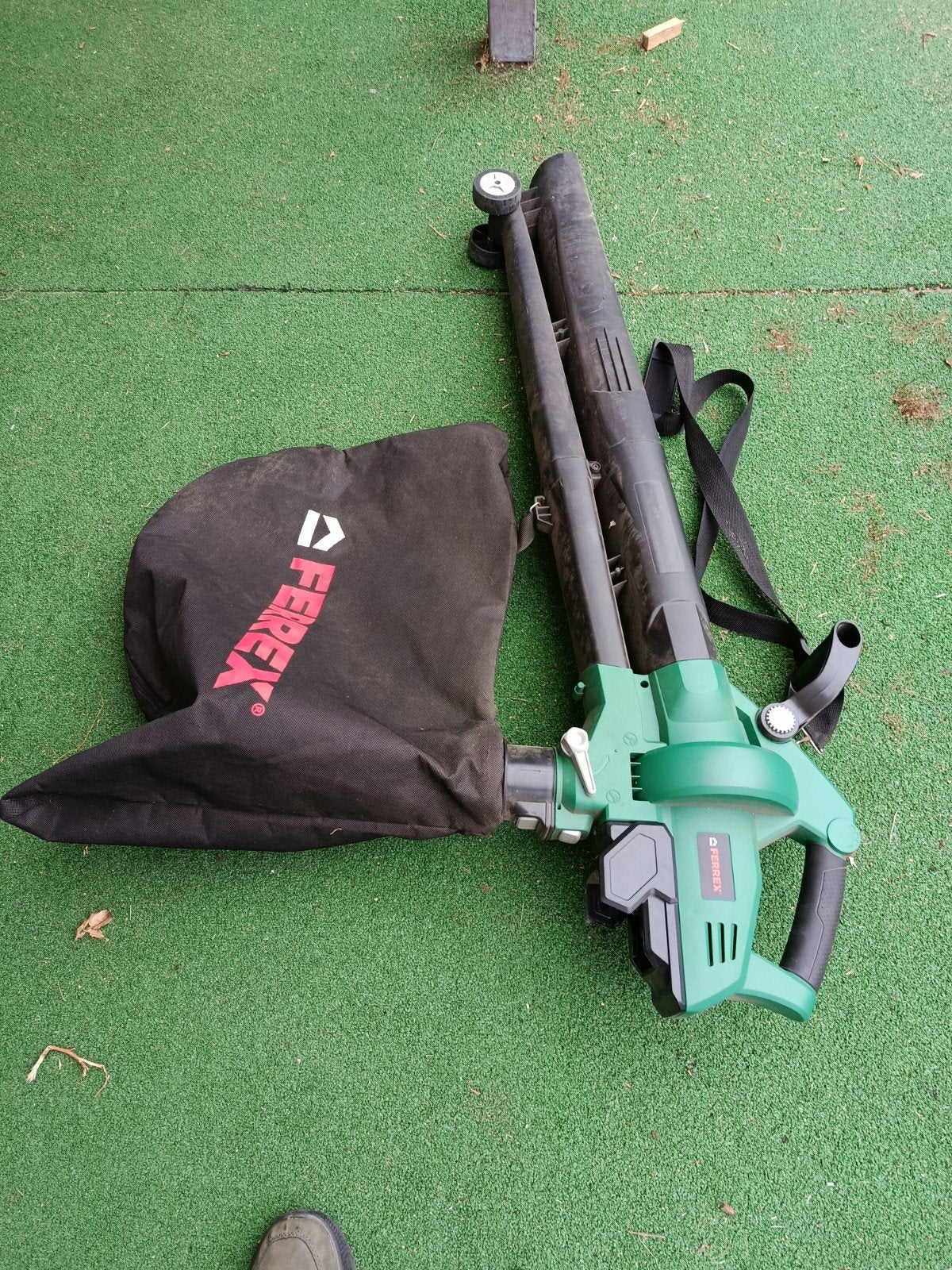 bladblazer en zuiger, Tuin en Terras, Ophalen, Ferrex, Zo goed als nieuw, Met opvangzak