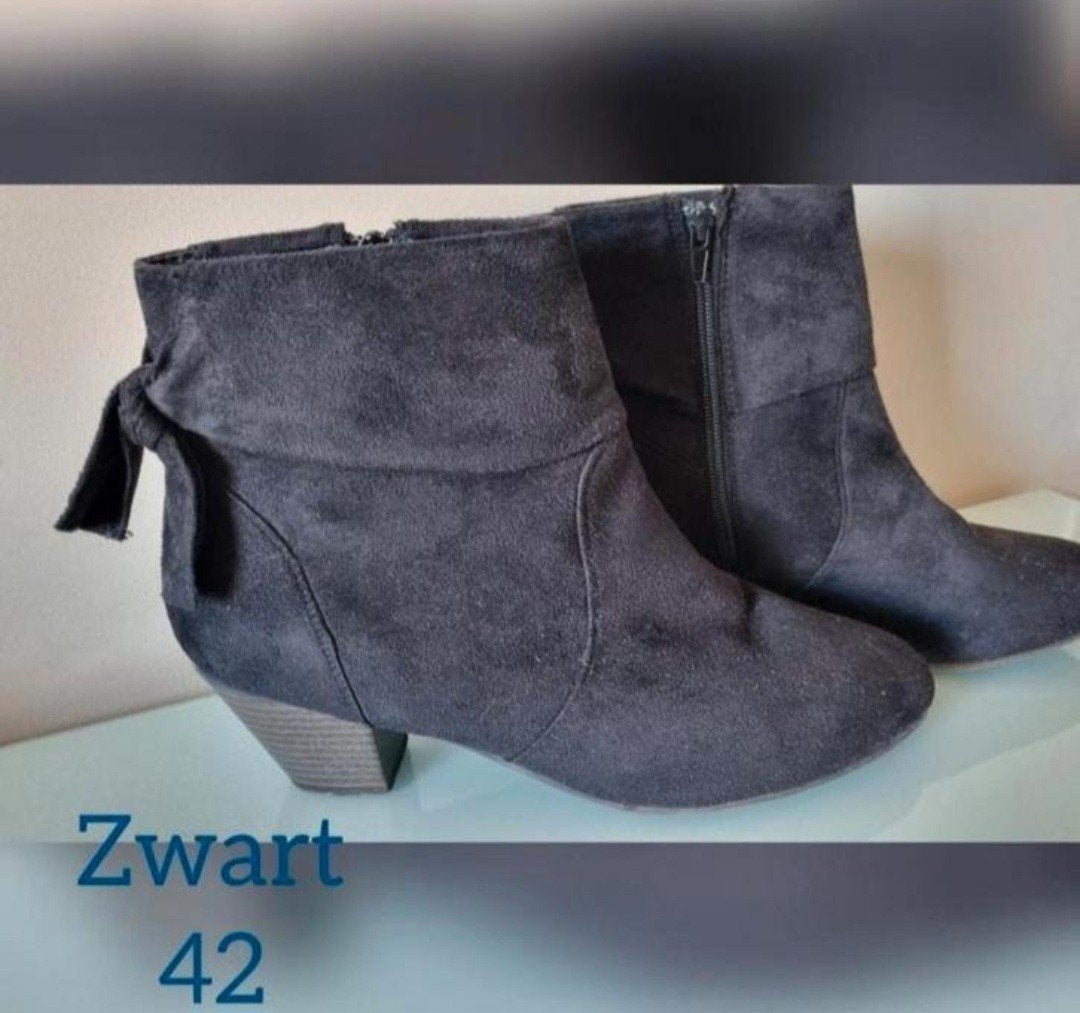 Enkellaarsjes Nieuwstaat ‼️, Ophalen of Verzenden, Zo goed als nieuw