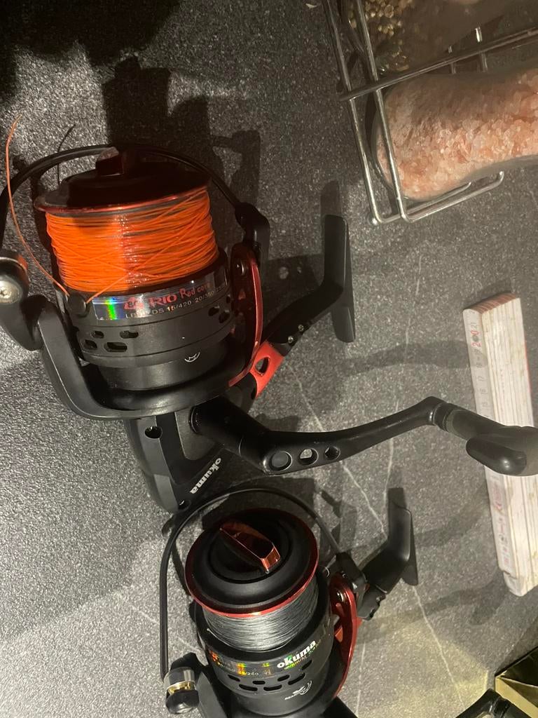 Okuma 8000 molens in nieuwstaat met 30/00 gevolchten lijn, Ophalen of Verzenden, Zo goed als nieuw