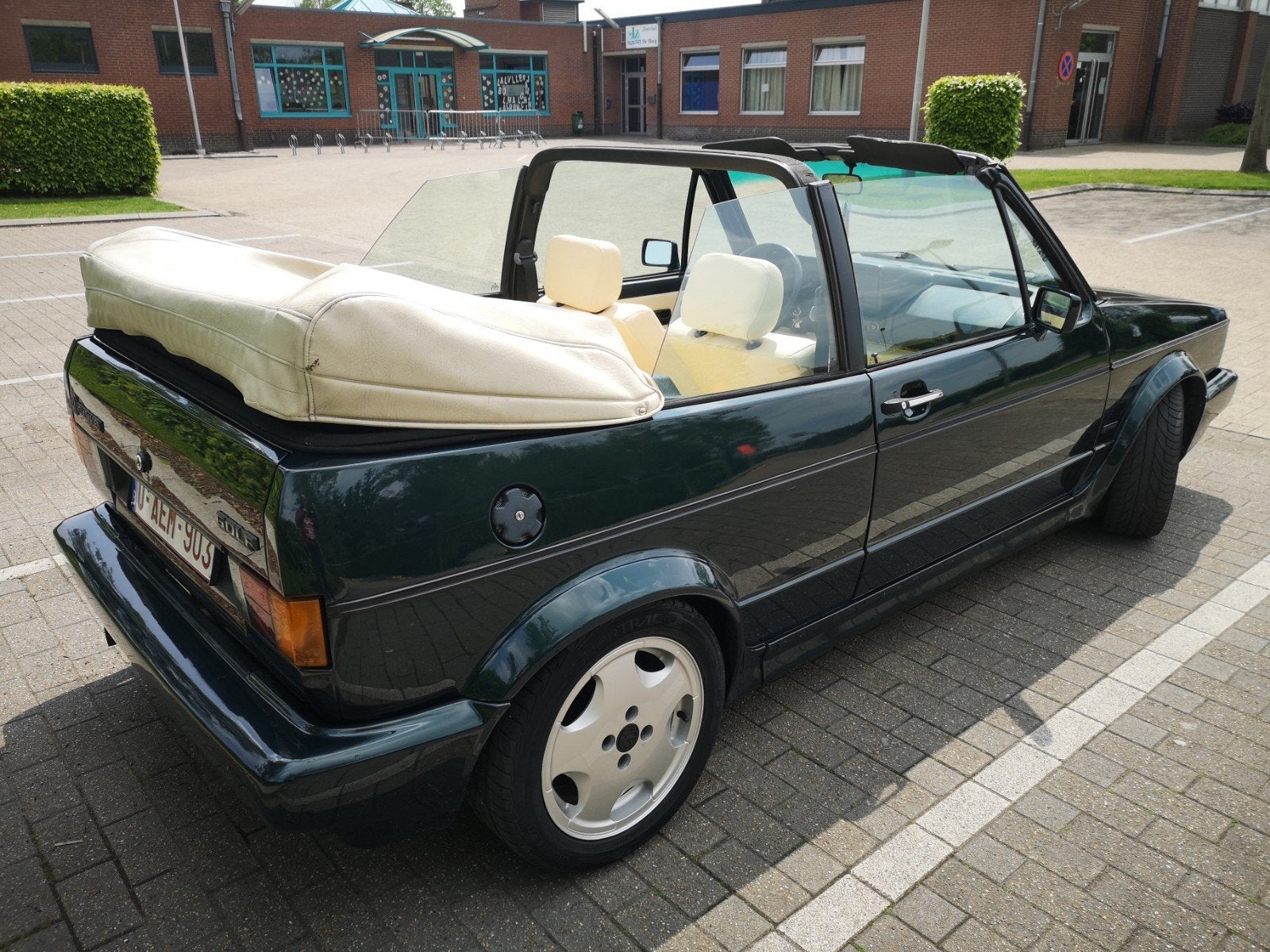2 oldtimers Ford Escort VW Golf, foto 11