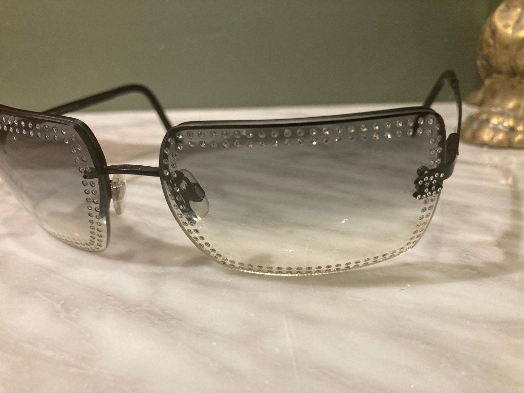 zonnebril dames Chanel rayban Chloé zo goed als nieuw!, Enlèvement, Comme neuf, Gris, Lunettes de soleil