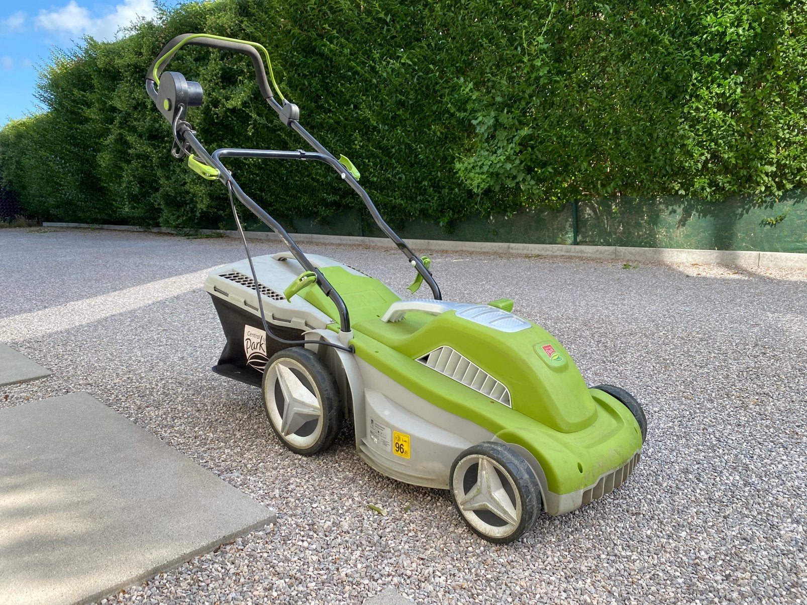 Tondeuse gazon électrique CentralPark CPE1638/EL-38cm-1600 W, Jardin & Terrasse, Tondeuses à gazon, Comme neuf, 30 à 39 cm, Enlèvement