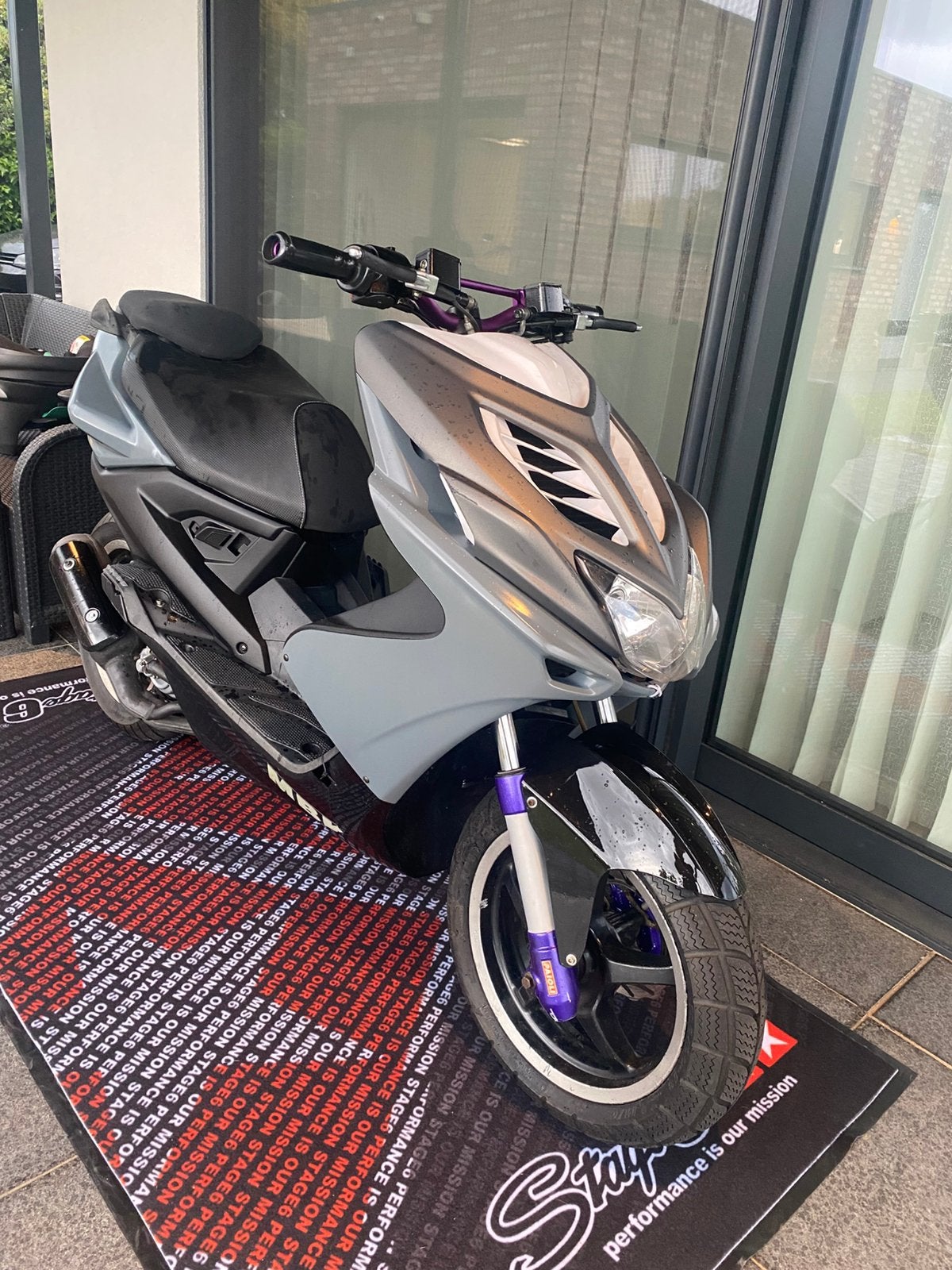 Yamaha Aerox Nieuw model 2 takt, Vélos & Vélomoteurs, Scooters | Yamaha, Comme neuf, Aerox, Classe B (45 km/h), Enlèvement