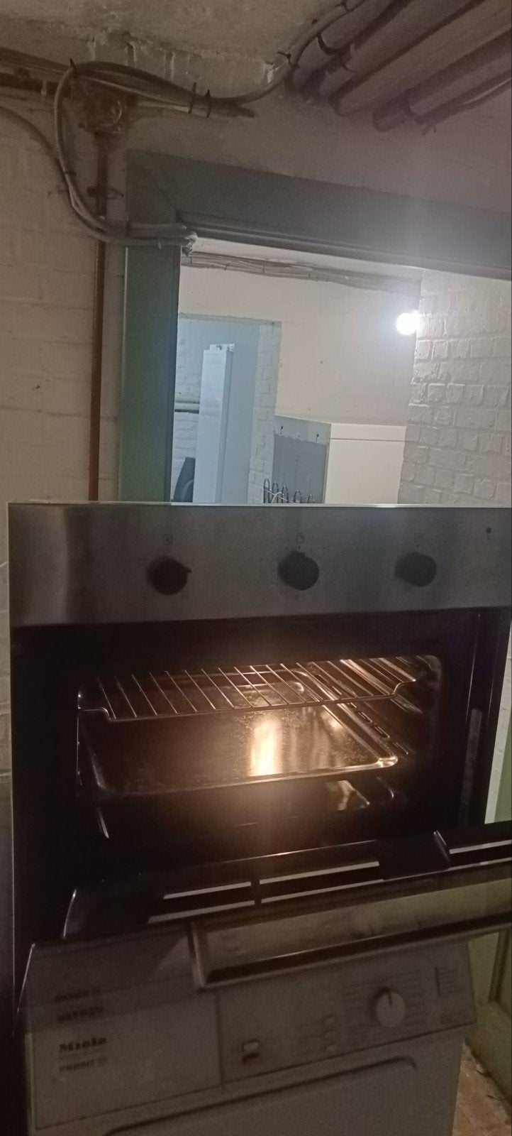 en goede oven Whirlpool werkt perfect kan getest worden, Elektronische apparatuur, Ophalen of Verzenden, Whirlpool, Oven