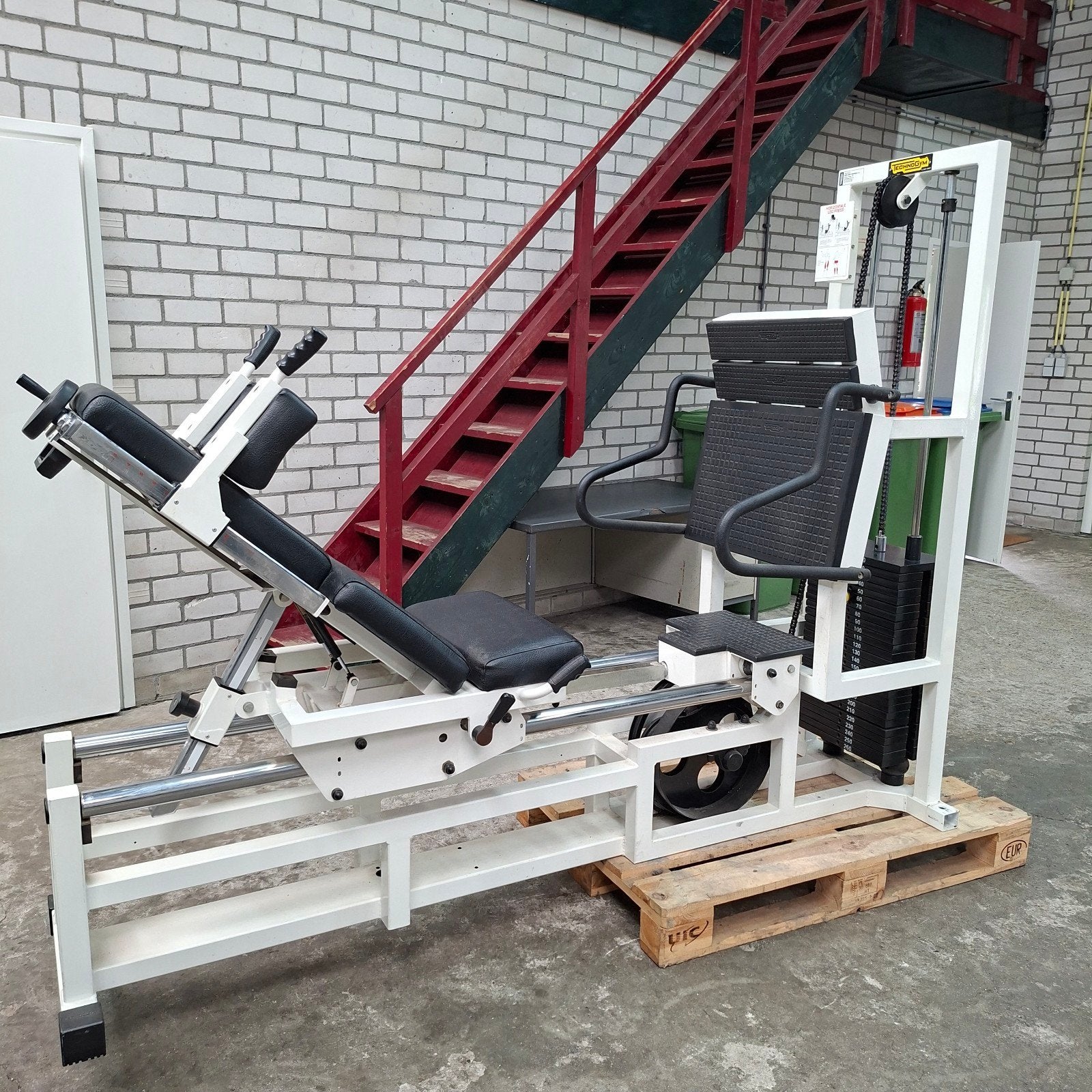Technogym hack squat Leg Press 260 kilo, Ophalen