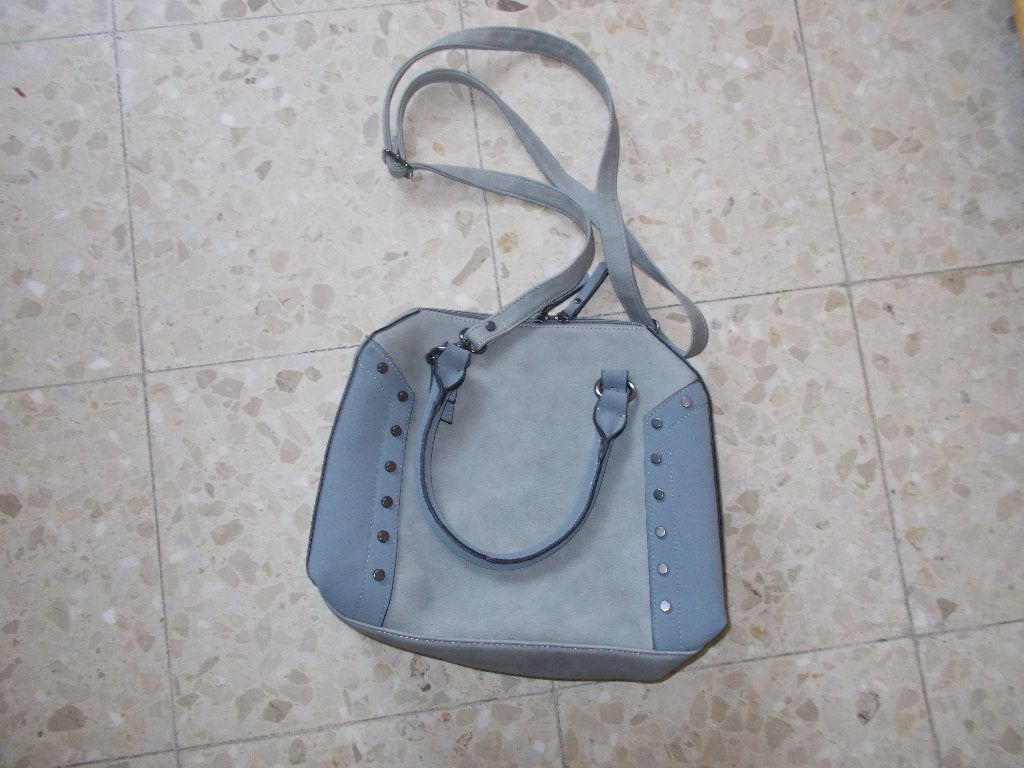 Sac à main neuf de couleur grise., Bijoux, Sacs & Beauté, Enlèvement, Neuf, Gris, Sac à main