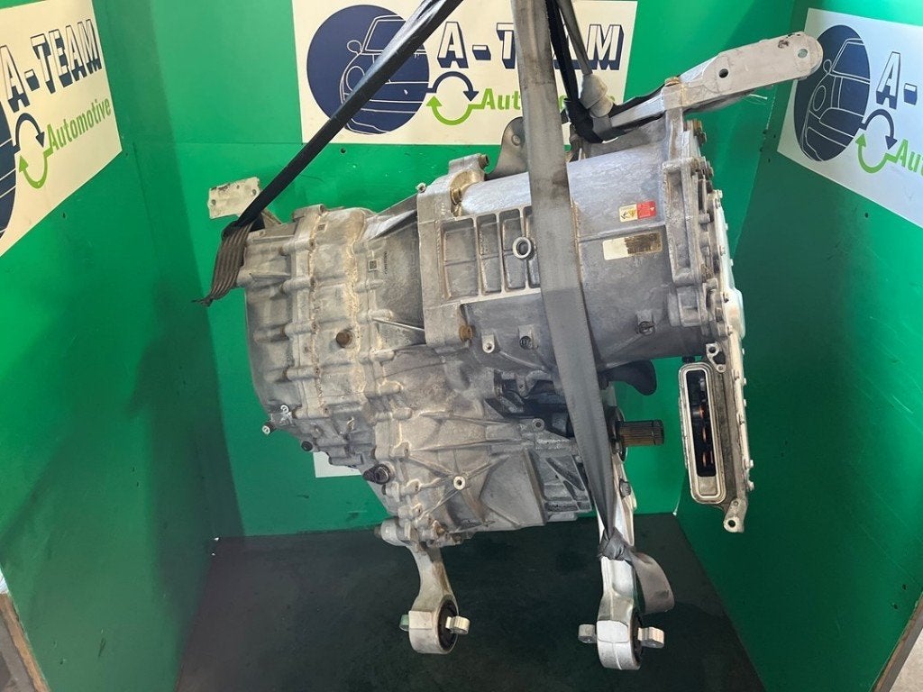 ELECTROMOTOR Porsche Taycan Cross Turismo (Y1B), Gebruikt, Porsche Deutschland GmbH, Porscheplatz 1
70435  Stuttgart, DE, Porsche