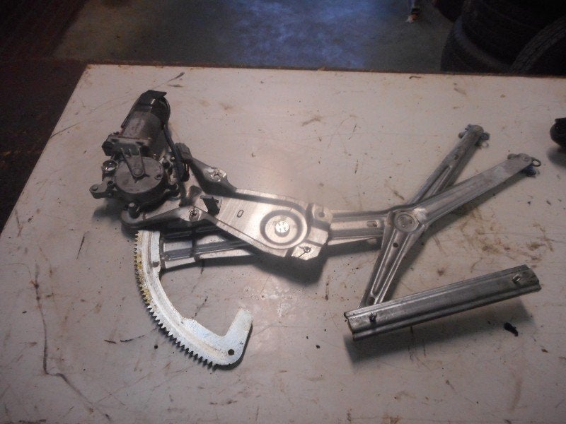 RAAMMECHANIEK ELEK RECHTS 940 I Estate (9126234volvo6090), Gebruikt, Info@volvocars.com, Rechts, Volvo