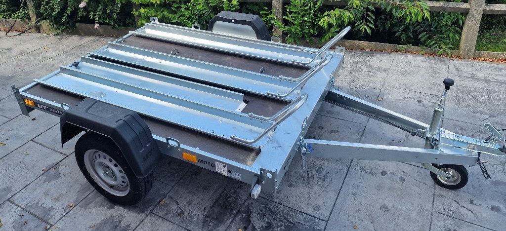 Remorque moto basculante trois rails, Ophalen, Zo goed als nieuw