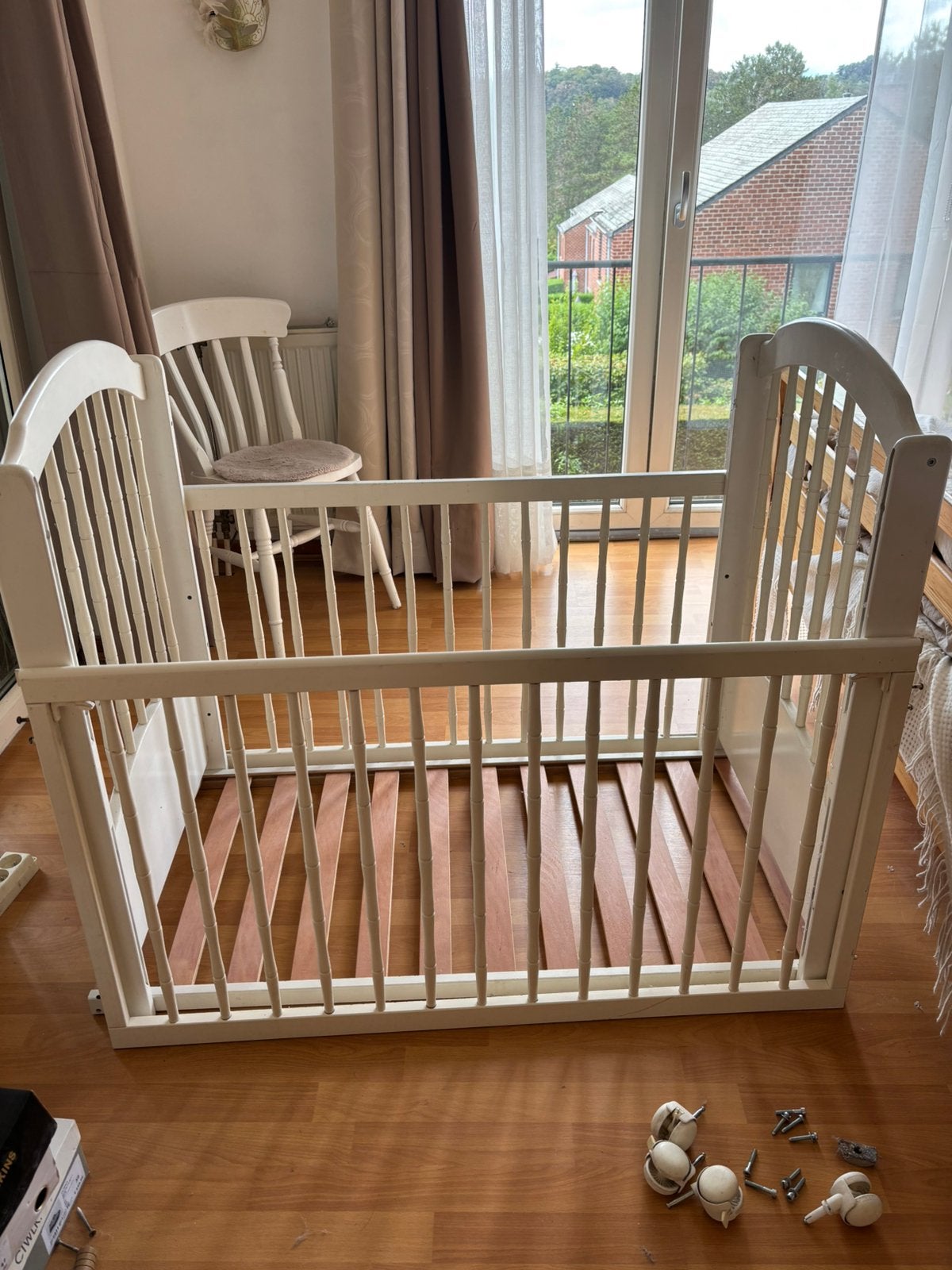 Lit cage/à barreaux reglable Sauthon + sommier Sauthon, Enfants & Bébés, Berceaux & Lits, Enlèvement, Comme neuf, Lit