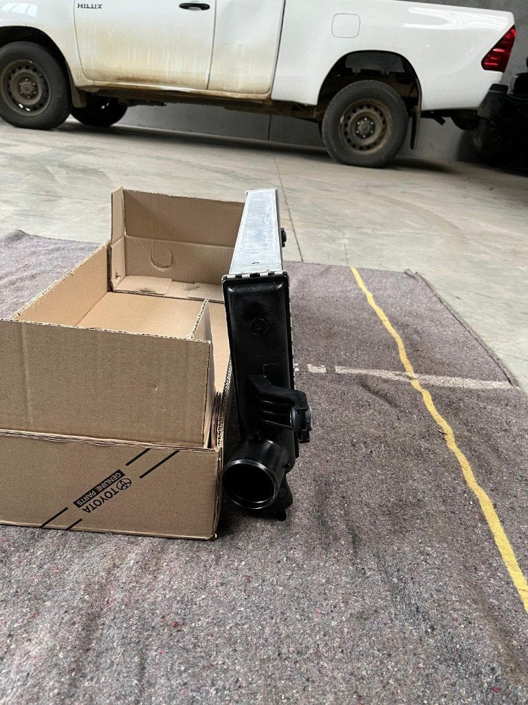 Toyota Hilux VIII Intercooler, Ophalen, Voor, Nieuw, Toyota