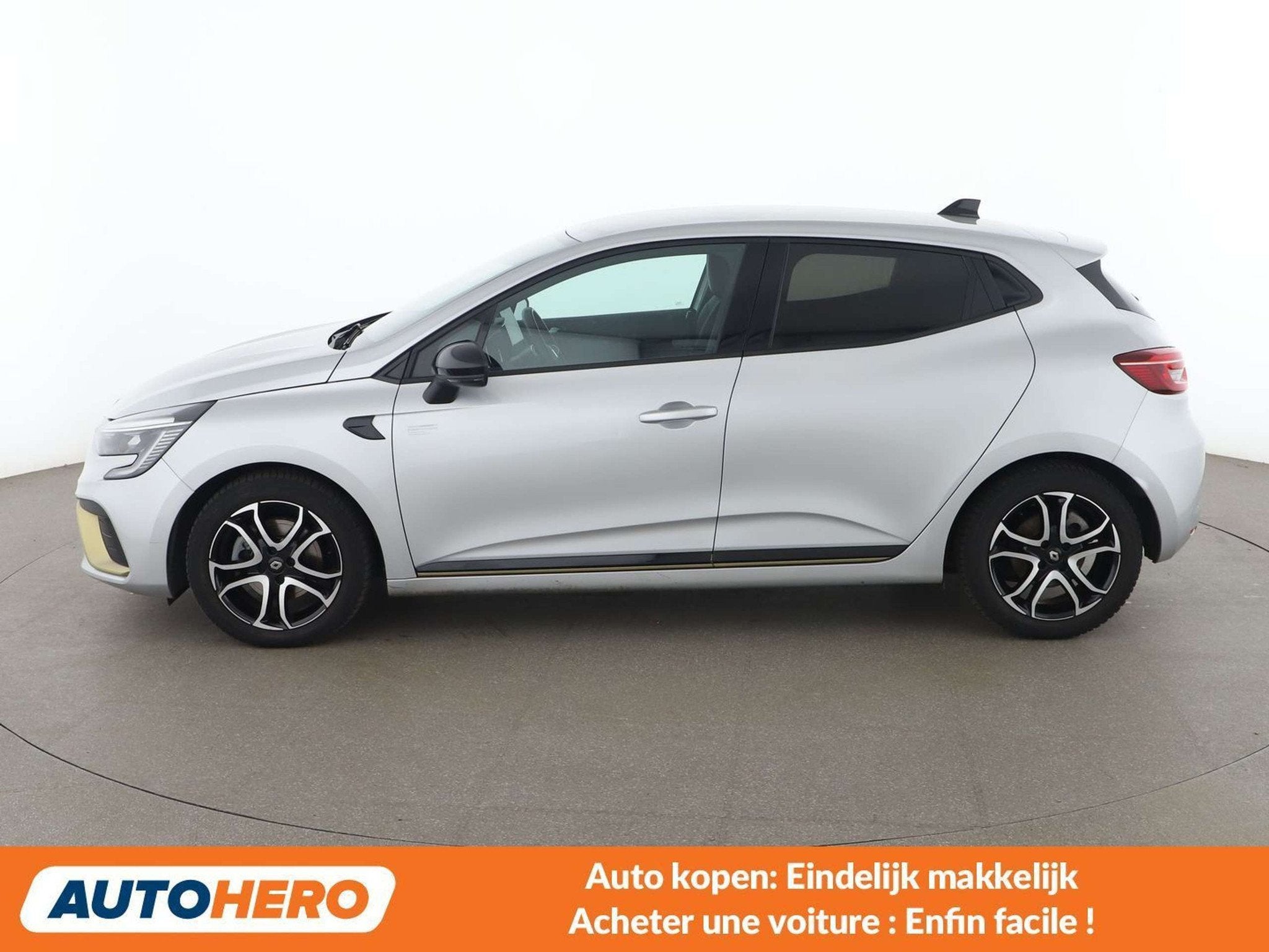 Renault Clio 1.6 Hybrid E-Tech Engineered (bj 2022), Auto's, Gebruikt, 143 pk, Geheel digitaal combi-instrument, 1313 kg