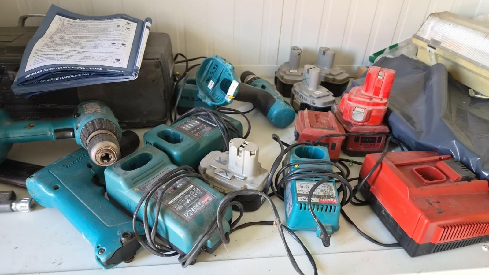 diverse laders en batterijen, Ophalen