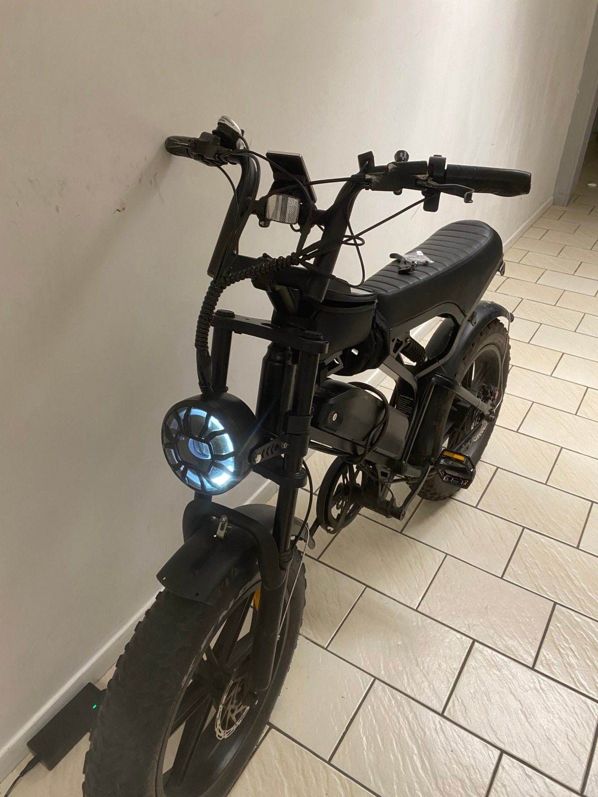 Fatbike v20pro, Fietsen en Brommers, Ophalen, Zo goed als nieuw, 50 km per accu of meer