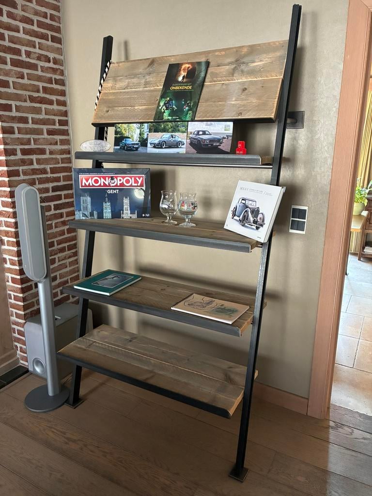 Metalen wandrek met steigerhouten planken, Enlèvement, Neuf