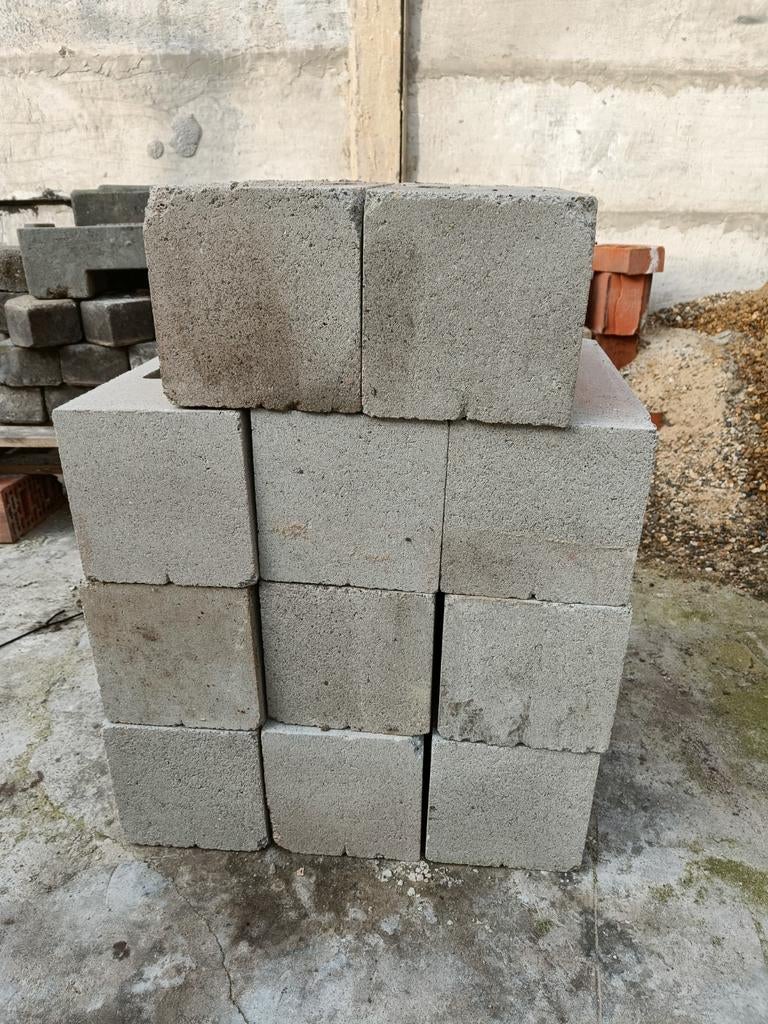 Holle betonblokken 39x19x19, Ophalen