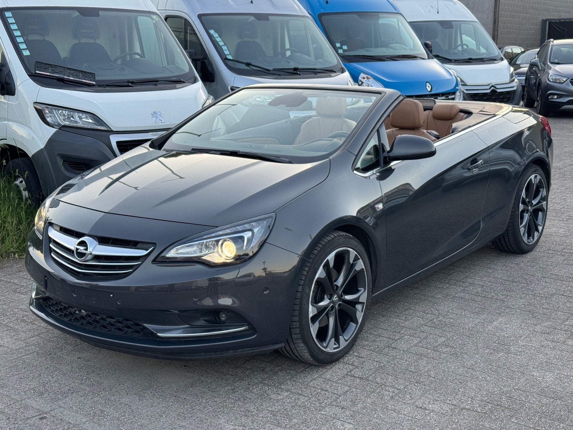 Opel // Cascada BiTurbo, Auto's, Opel, Voorwielaandrijving, 1816 kg, 4 cilinders, Cabriolet