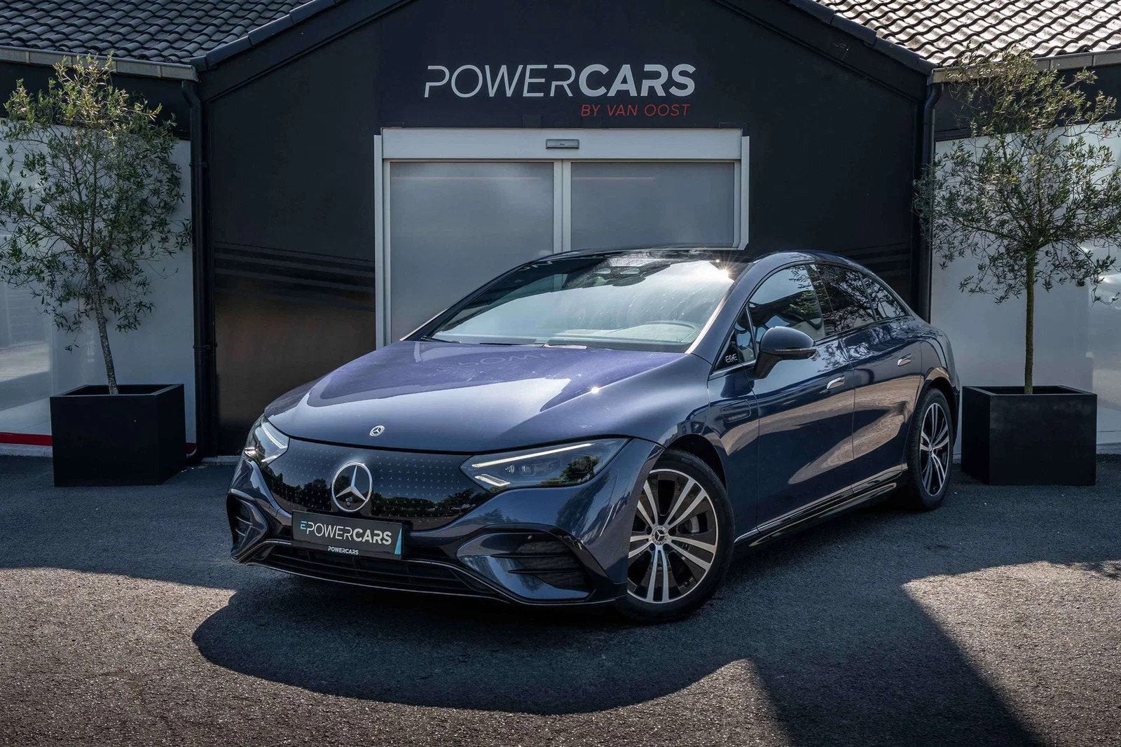 Mercedes-Benz EQE 350 4Matic AMG | Airmatic | Hyper | Pano |, Autos, Cuir, 215 kW, Achat, 4 portes