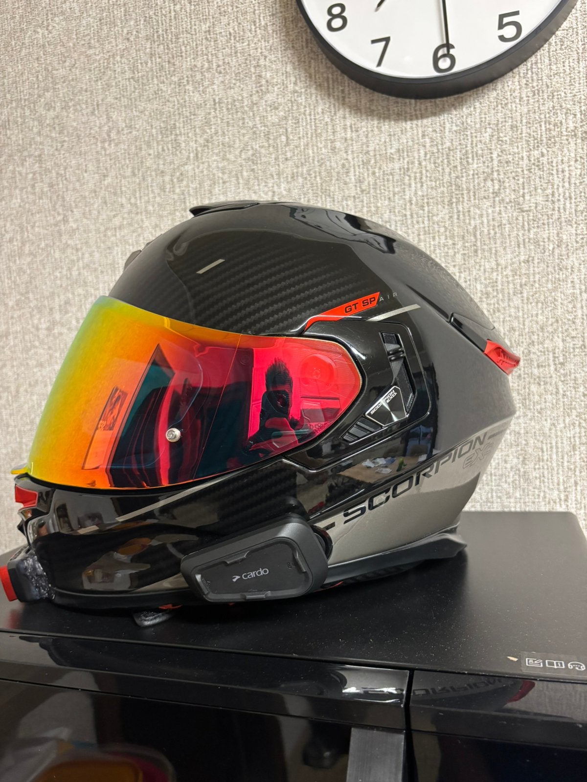 Helm scorpion gt sp air full carbon  met cardo, Motoren, Integraalhelm, L, Tweedehands, Ophalen