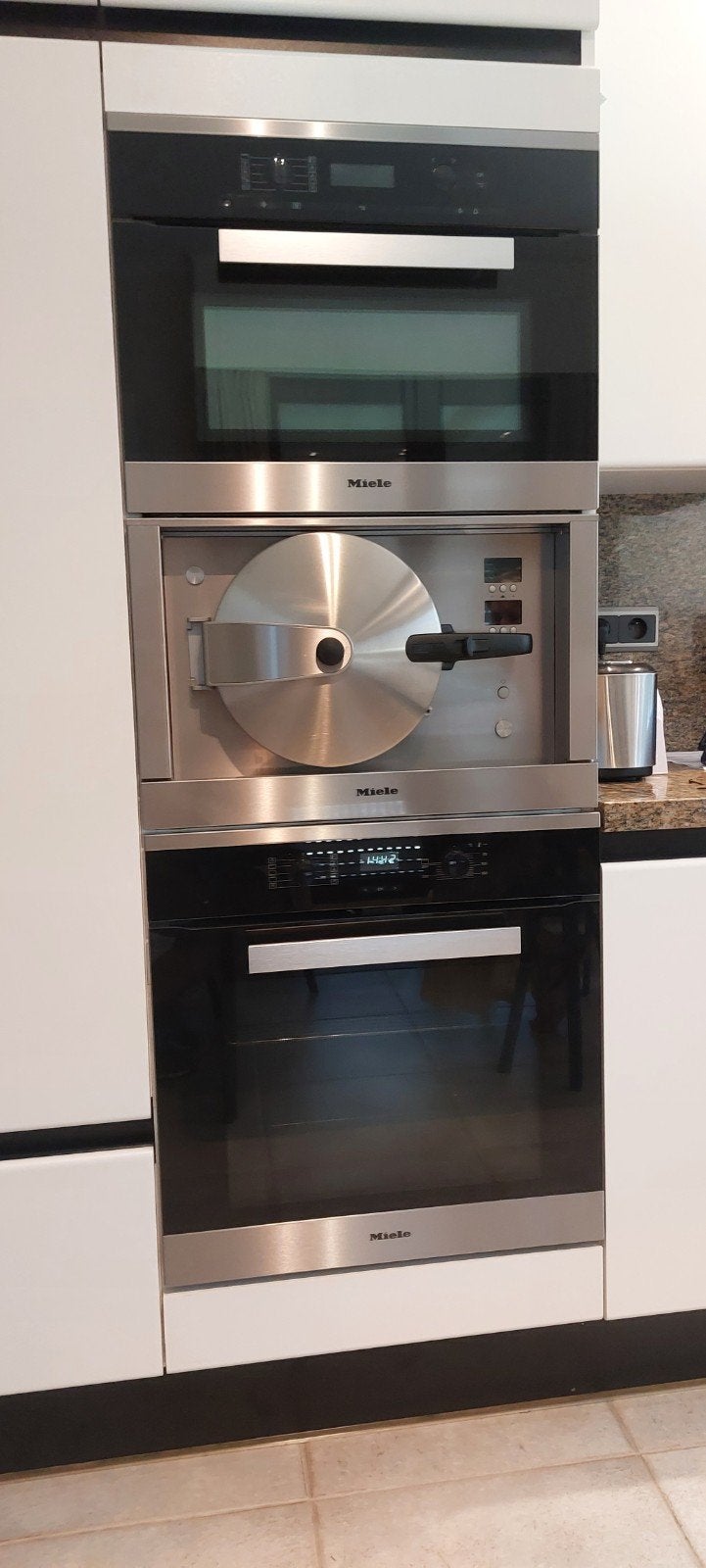 Volledig revisie van Hoge druk steamer DGD4635, Elektronische apparatuur, Ovens, Ophalen, Miele