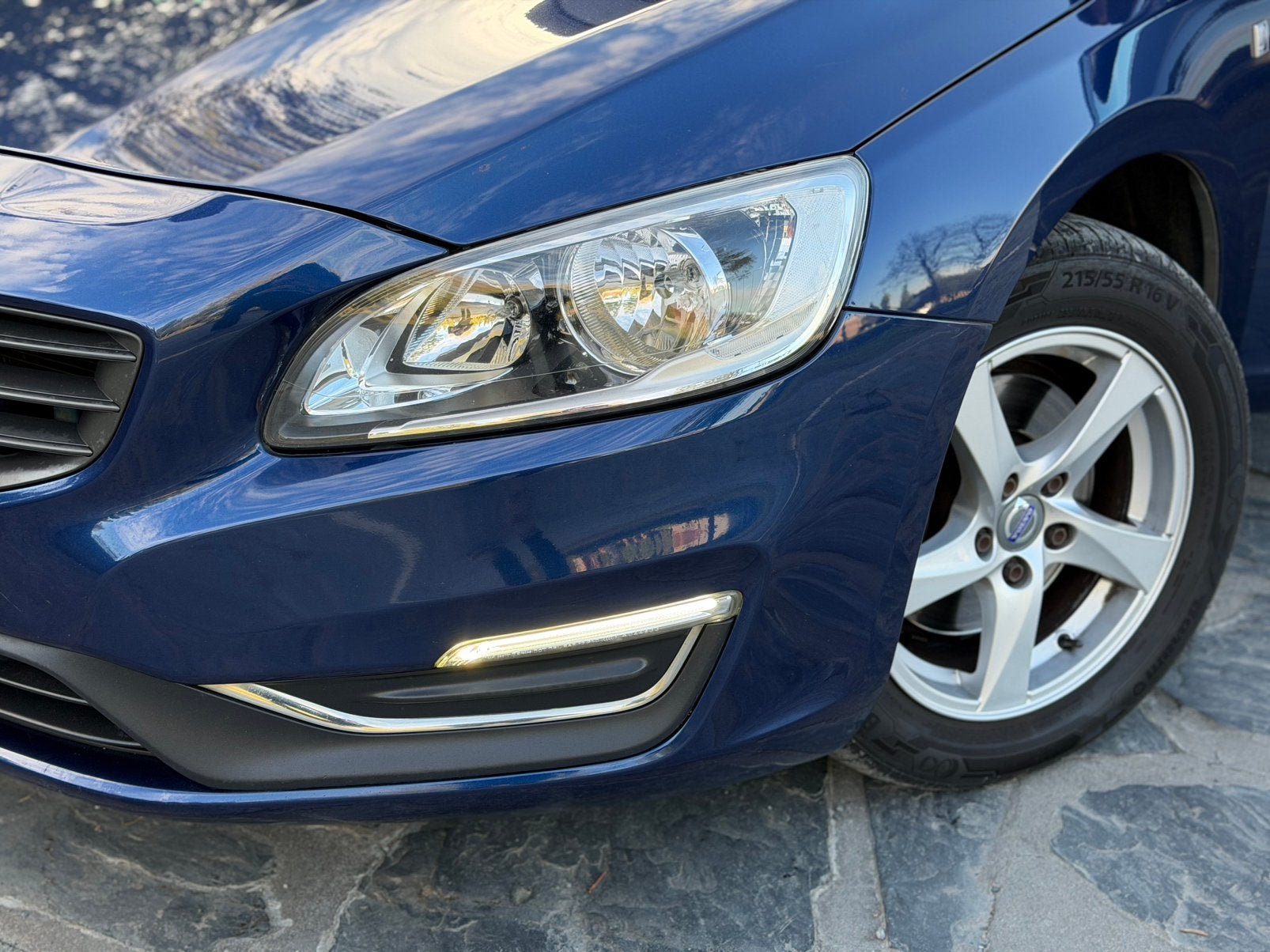 Volvo v60 2.0d / D2 / Ocean Race / Euro6 / Garantie, Auto's, Voorwielaandrijving, 4 cilinders, 1969 cc, Blauw